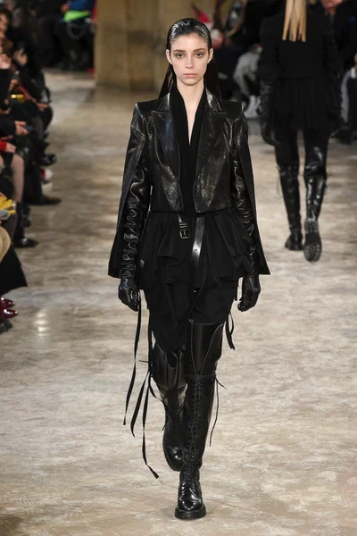 Look 8